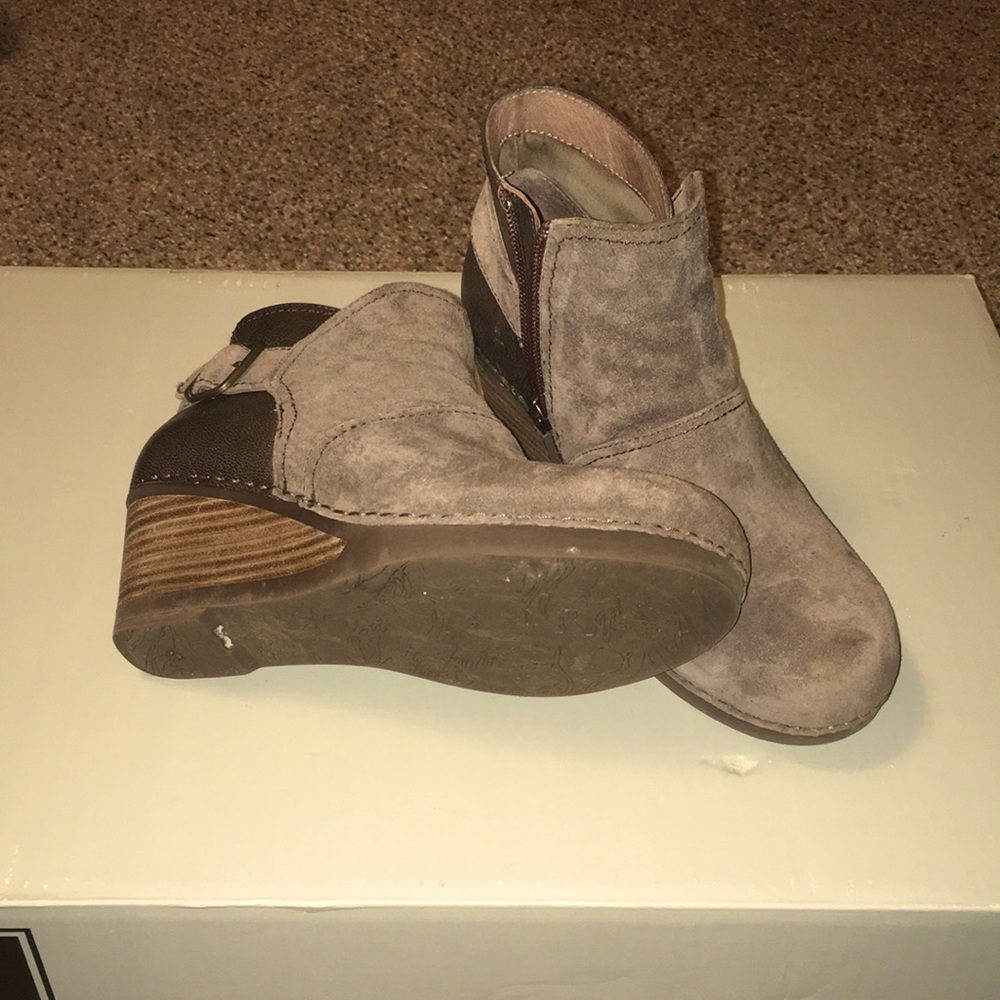 Suede Dansko Shirley Wedge